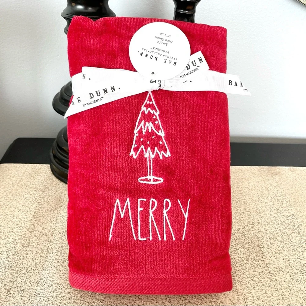 🆕Rae Dunn Set of 2 MERRY Christmas Tree Bathroom Hand Towels